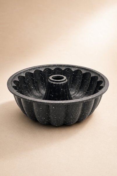 Archora Slice Cast Granite Fireproof Non-Stick Cake Mold 26 cm Black