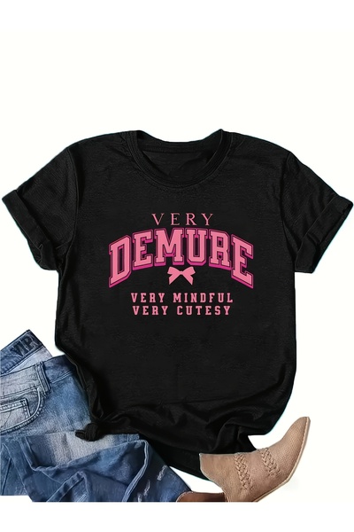 STITCHLY تي شيرت نسائي فضفاض بتصميم "Very Demure Mindful Very Cute" - مزيج نا...