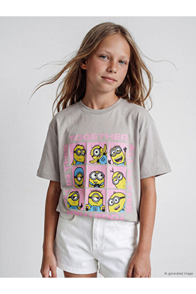 LC Waikiki تي شيرت بناتي مطبوع عليه شعار Minions من Peak New Season