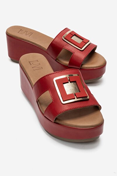 LuviShoes شبشب نسائي بكعب عريض من الجلد الطبيعي باللون الأحمر من HIOLA