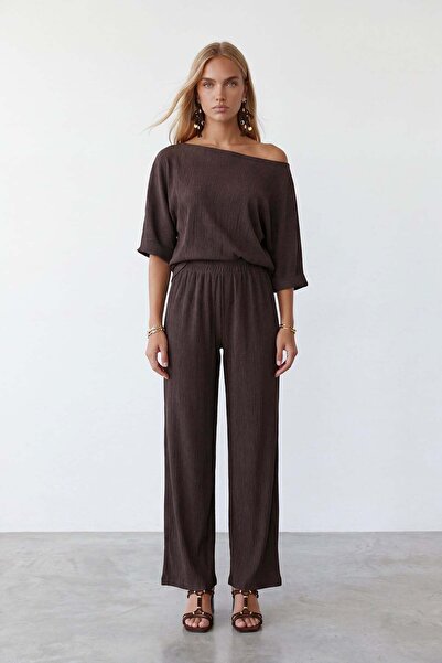 Trend Alaçatı Stili Women's Brown Boat Neck Bat Sleeve Loose Blouse and Palaz...