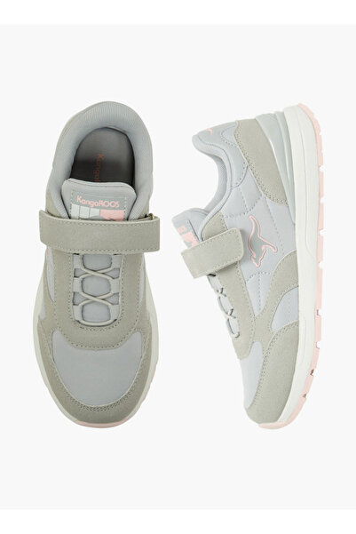 Kangaroos أحذية رياضية للبنات مزودة بخطاف وحلقة