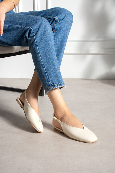 LORENN SHOES Dory Bej Kırışık Mat Kare Burun Kemer Detaylı Kısa Topuklu Kadın...