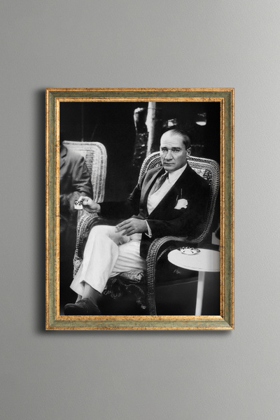 epiqart Ataturk - Vintage Patterned Painting - Fine Model