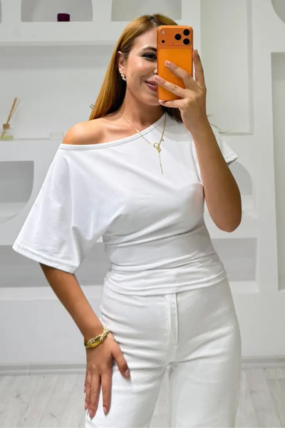 fiolin Boat Neck Blouse