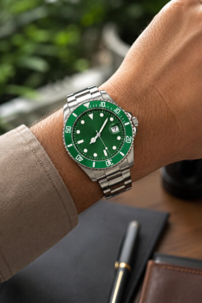 laria jewelry Green Dial Men's Sports Wristwatch with Calendar