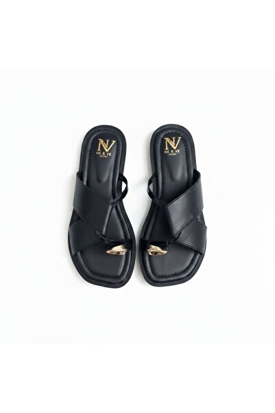 NE&VE SHOES Siyah Deri Aksesuar Detaylı Parmak Arası Kadın Terlik