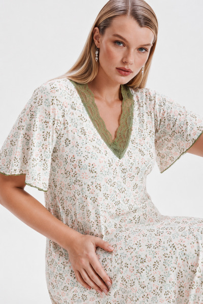 ESLEMCE Bamboo Viscose Fabric V Lace Collar Detailed Flared Dress
