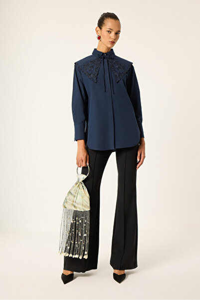 Touché Privé Embroidery Detail Wide Collar Shirt