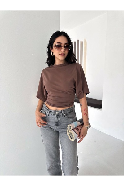 Jöns Butik Γυναικείο Crop T-shirt – Βασικό με λεπτομέρεια στην καλυμμένη μέση