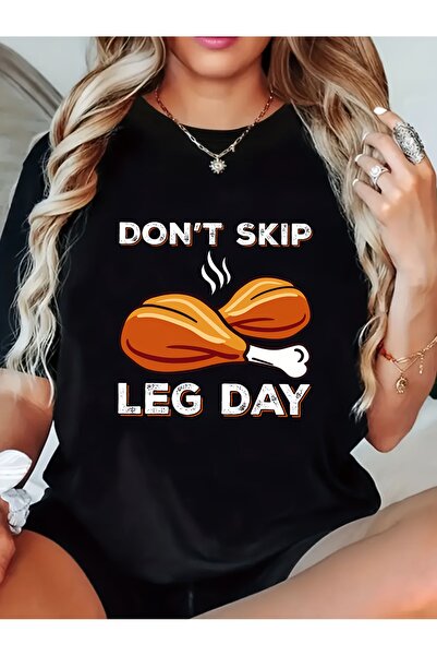 212Wear تي شيرت نسائي برقبة دائرية بطبعة "Don't Skip Leg Day" - أكمام قصيرة، ...