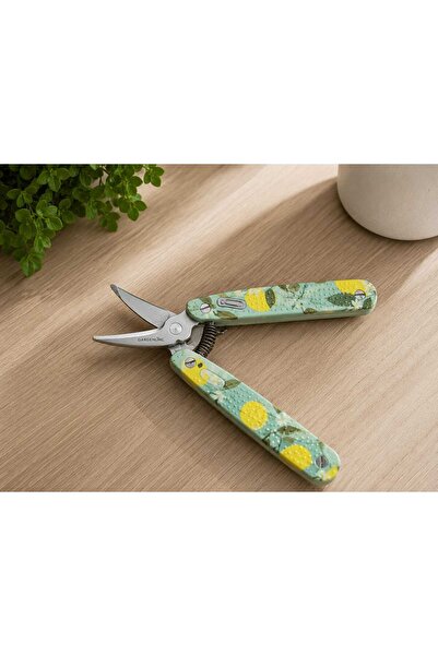 Home Folding garden and floristry scissors