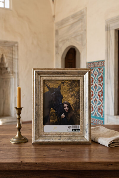 Asya Çerçeve Hürrem Sultan Serisi 13 x 18 İşlemeli Eskitme Fotoğraf Çerçevesi...