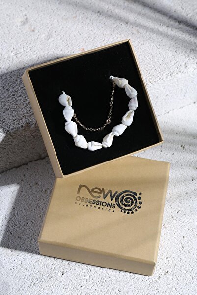 New Obsessions White Sea Shell Necklace