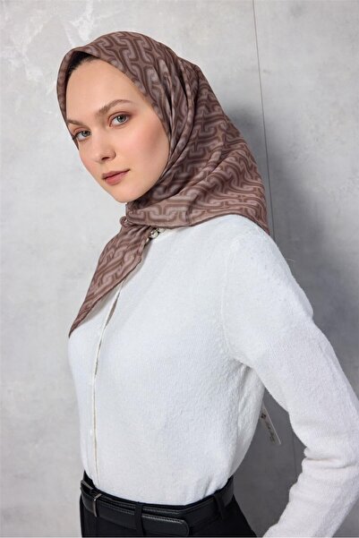 Silk Home وشاح ناعم من القطن والبوليستر بنمط هندسي بني حليبي 90x90