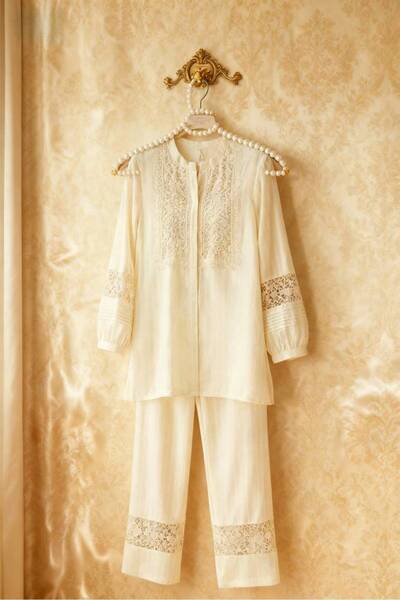 OEMS Ivory Women's Set with Lace Embroider - Off white - M