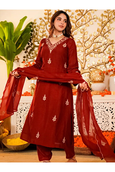 MYSMAR Red Chanderi Silk Embroidered Kurta Set - ALV2230 | Red-Size-M-38-Inches