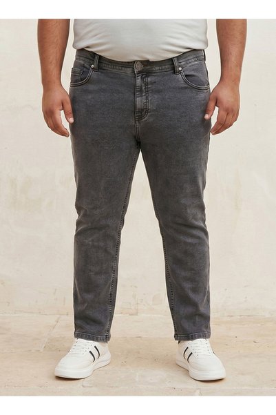 Maxim Plus Straight Fit 5-Pocket Jeans