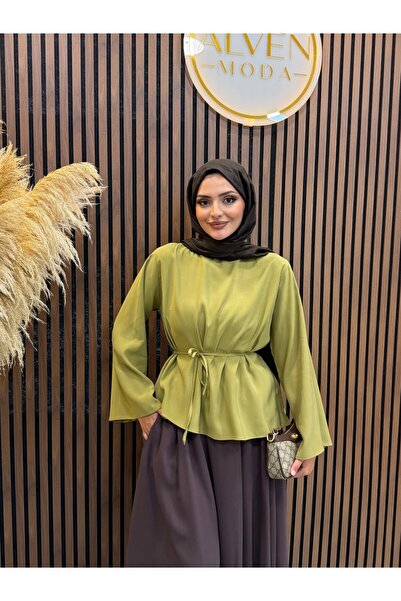 Fashionbox بلوزة إيلييا بقصة متقاطعة وسحّابات من قماش التينسل المودال |   أخضر
