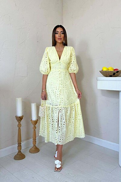 Clothes Fast فستان نسائي من الدانتيل المطرز بتفاصيل مزركشة بلون إكرو