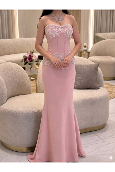 Calissa Store فستان سهرة وردي طويل بقصة كورسيه وتطريز لؤلؤ