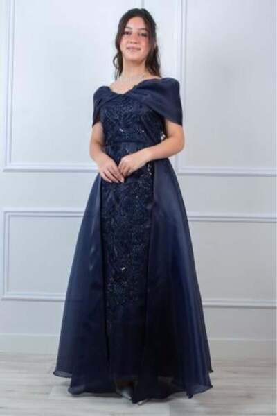 arushi Elegant navy blue embroidered evening dress with a chiffon layer