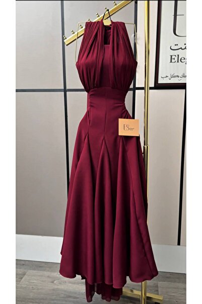 ELEGANTKSA فستان طويل بقصة A-Line تنسدل بانسيابية، مع خصر محدد يبرز جمال القو...