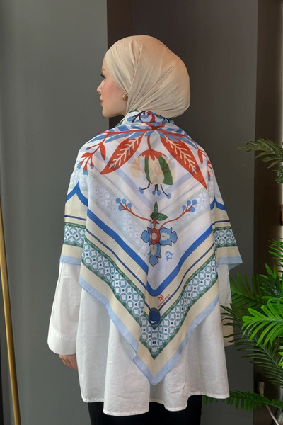 Madame Polo Poise Patterned Shoulder Shawl - Blue