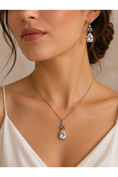 FAYRA ACCESSORIES طقم أقراط وقلادة على شكل قطرة ماء مرصعة بالكريستال