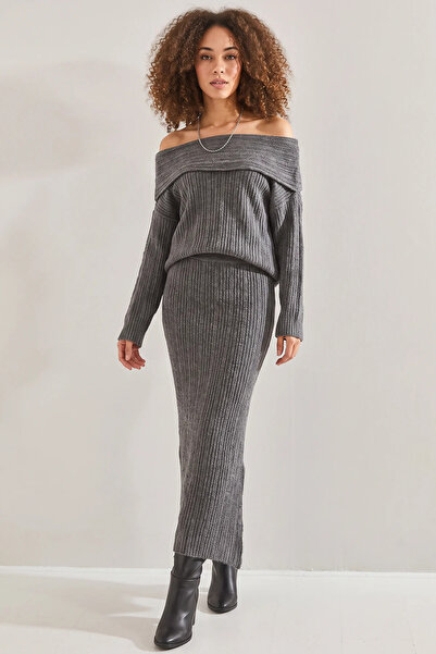 Efnaz style Women's Madonna Collar Knitwear Anthracite Top and Bottom Set