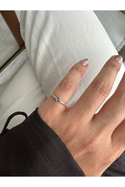 ringbox Gold Blue Stone Pointed Pinky Ring