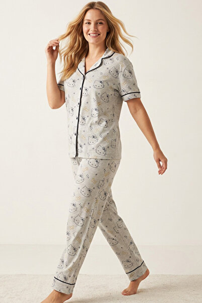 Siyah İnci Hello Kitty Lisanslı %100 Pamuk Gri Çok Renkli Düğmeli Biyeli Pijama Takım 26120451