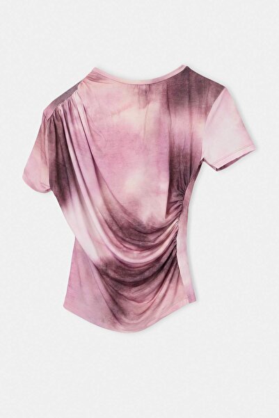 Drop by TrendyolMilla Ružičasto-višebojna majica sa tie-dye uzorkom i detalji...
