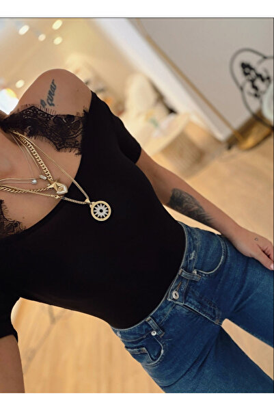 Perry Boutique Γυναικεία μπλούζα με δαντέλα στο λαιμό και λεπτομέρειες