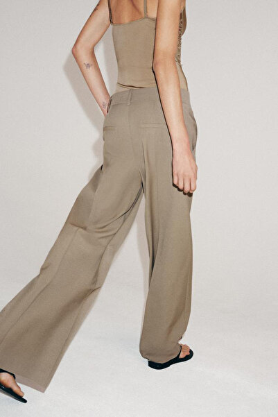 Açelya Okcu Premium Vento Mid Waist Wide Leg Woven Trousers