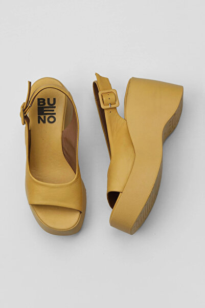 Bueno Shoes Sandale cu toc cu pană pentru femei din piele galbenă 01wy9002