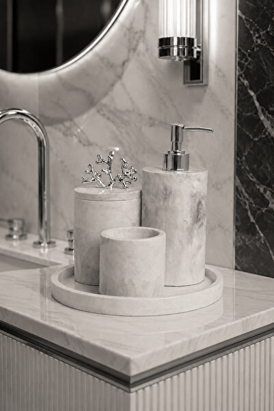 BeeCandleHome Beyaz Mermer Desenli 5'li Mumlu Banyo Seti - Gümüş Renk Pompa v...
