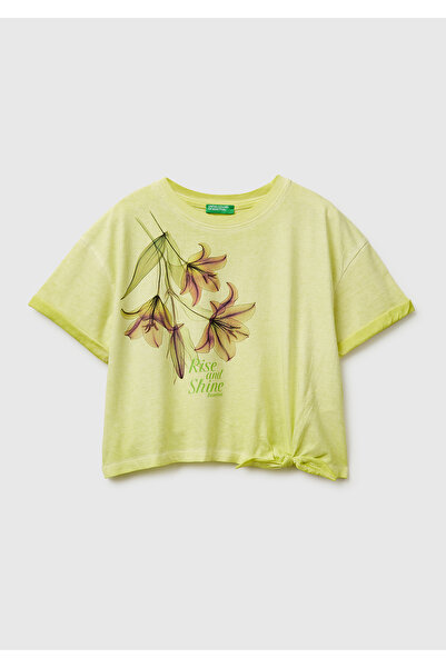 United Colors of Benetton تي شيرت بناتي بأكمام قصيرة وقصة مربعة وطبعة ملونة و...