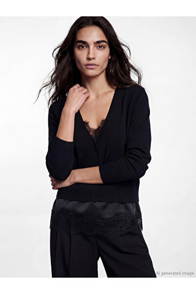 LC Waikiki Nevavm Women's V-Neck Lace Detailed Knitwear Cardigan with Difference