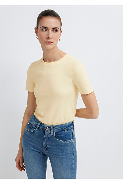 Mavi Gelbes Basic-T-Shirt Slim Fit / Eng anliegend 1614181-70014