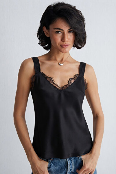 Silk and Cashmere Siyah Rome Saf İpek Dantelli Askılı Bluz