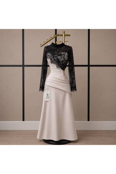 GORI FASHION Lace Embellished Evening Gown