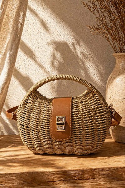 Külah Μίνι τσάντα Liora με πλεκτή δερμάτινη λεπτομέρεια