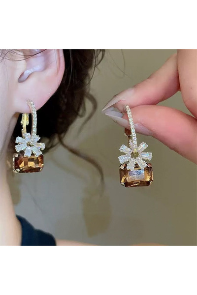 Pelin Aksesuar Brown Crystal Glass Square Earrings