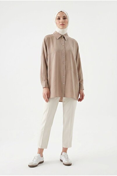 Belli Shirt with a Low Collar and Short Sleeves
