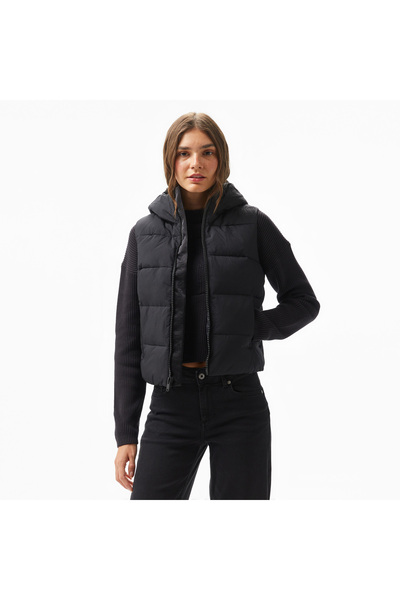 Calvin Klein Kadın Marka Logolu Kapüşonlu Çift Fermuar Cepli Şık Görünümlü Gü...