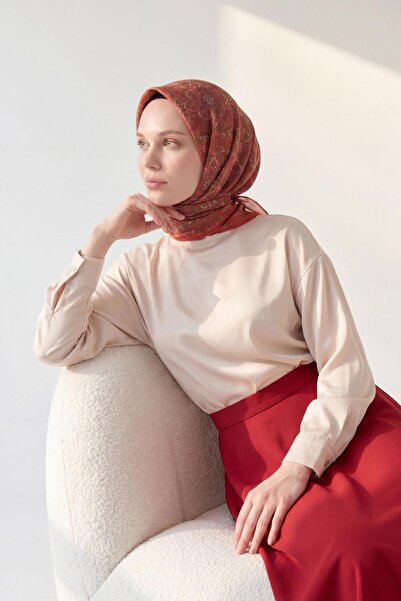 Silk Home وشاح ناعم أحمر لامع 90x90