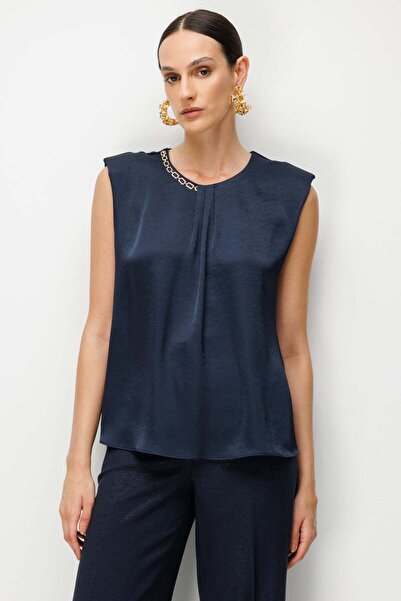 Ekol Zincir Aksesuarlı Drape Detaylı Bluz