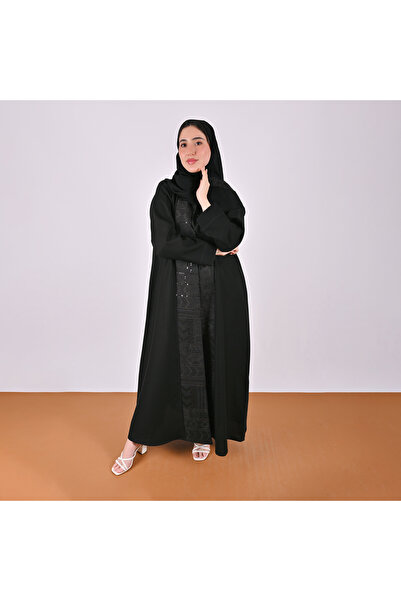 HAWRAA ABAYA عباية لف سوداء مزينة بكلفة براقه على الواجهة