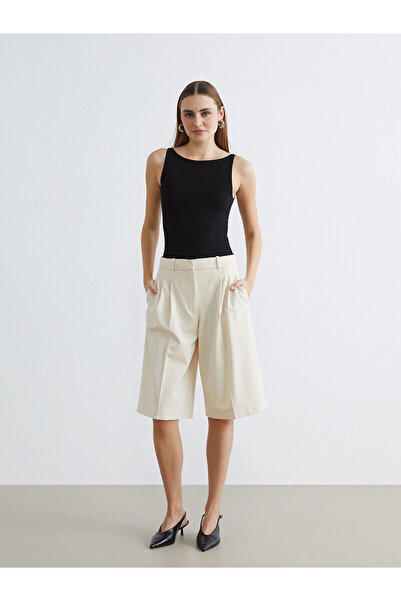LC Waikiki Nevavm Bermuda Fit Women's Pleated Shorts with a Difference